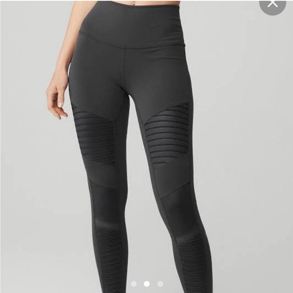 alo yoga moto leggings